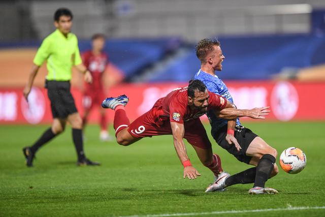 西甲巅峰对决；状态火热的巴萨能否借主场之利击败皇马？